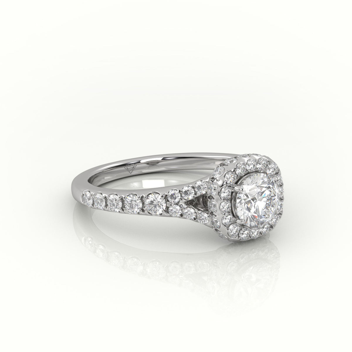 Round Cut Diamond Scallop Setting Vintage Engagement Ring — White Gold