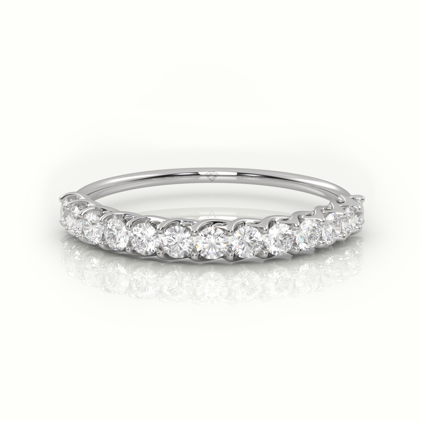 18k white gold  round cut diamond designer ring
