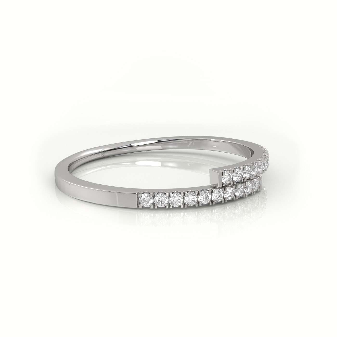 18k white gold  round cut diamond bypass style designer ring Photos & images