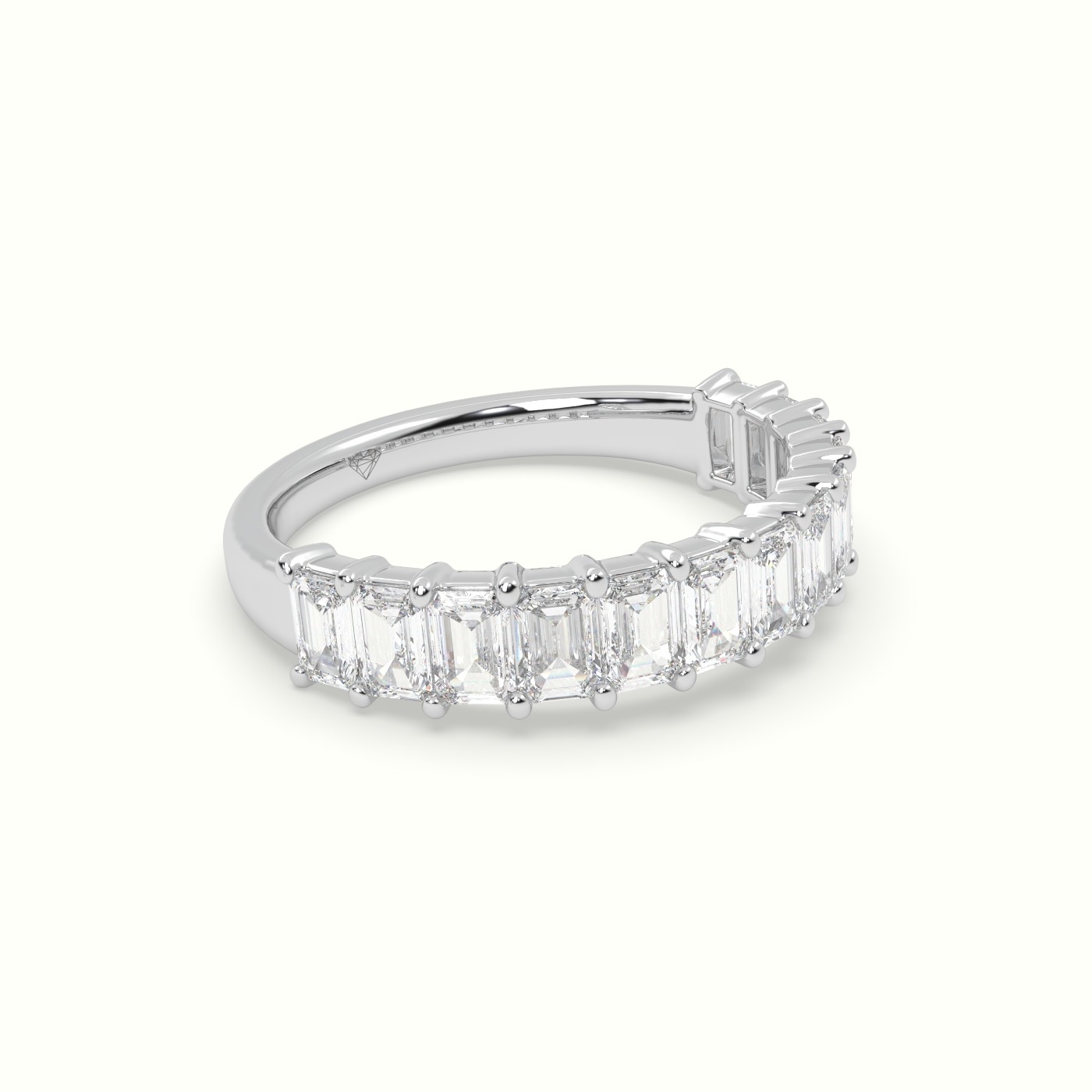 18k white gold emerald cut diamond wedding ring Photos & images