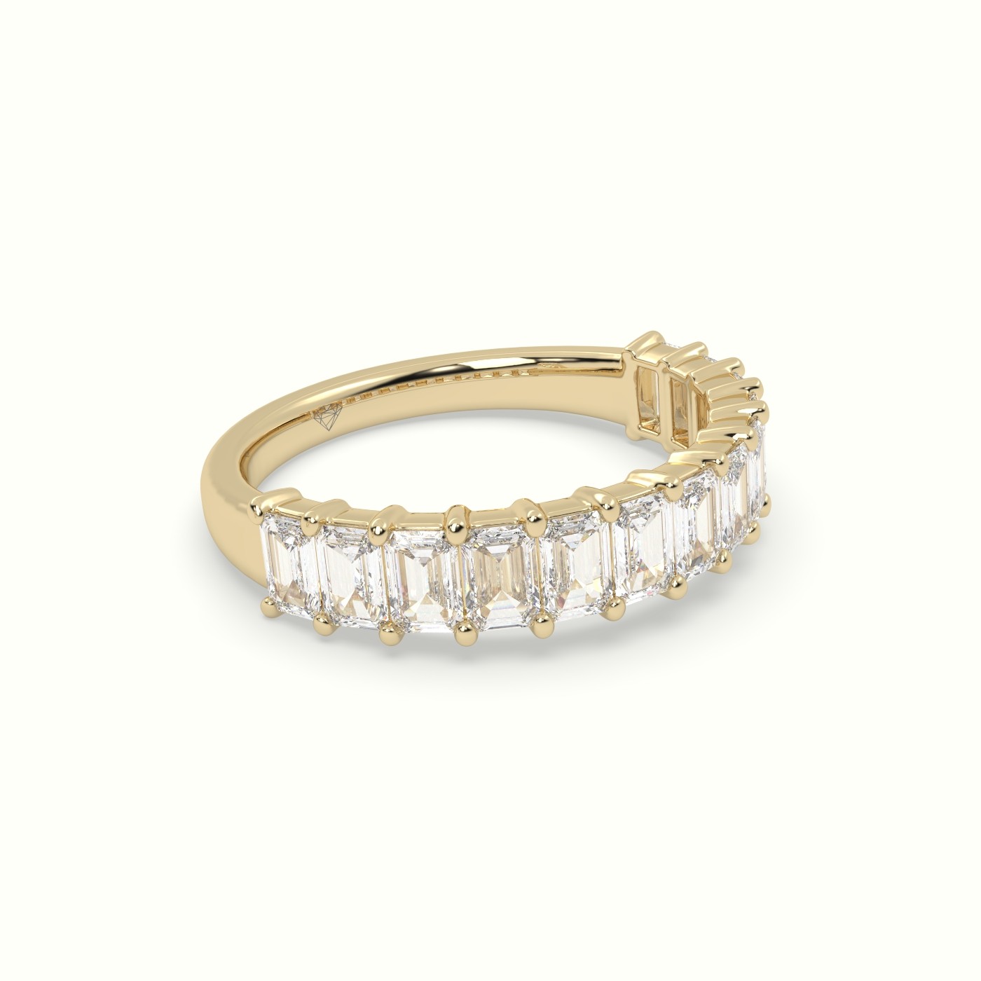 18k yellow gold emerald cut diamond wedding ring Photos & images