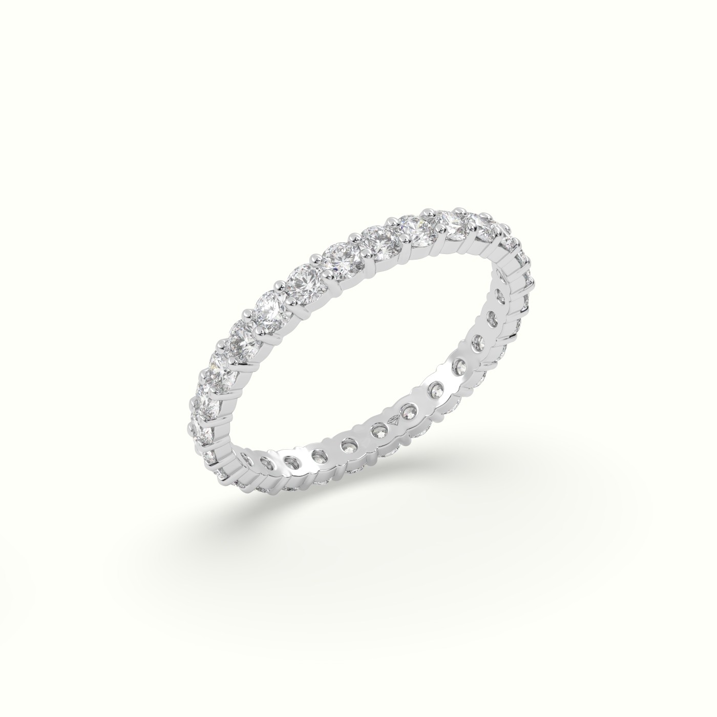 18k white gold shared prong diamond wedding ring Photos & images