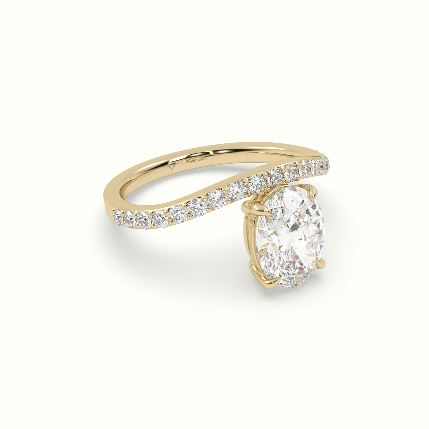 18k yellow gold oval diamond solitaire curved pavé ring Photos & images