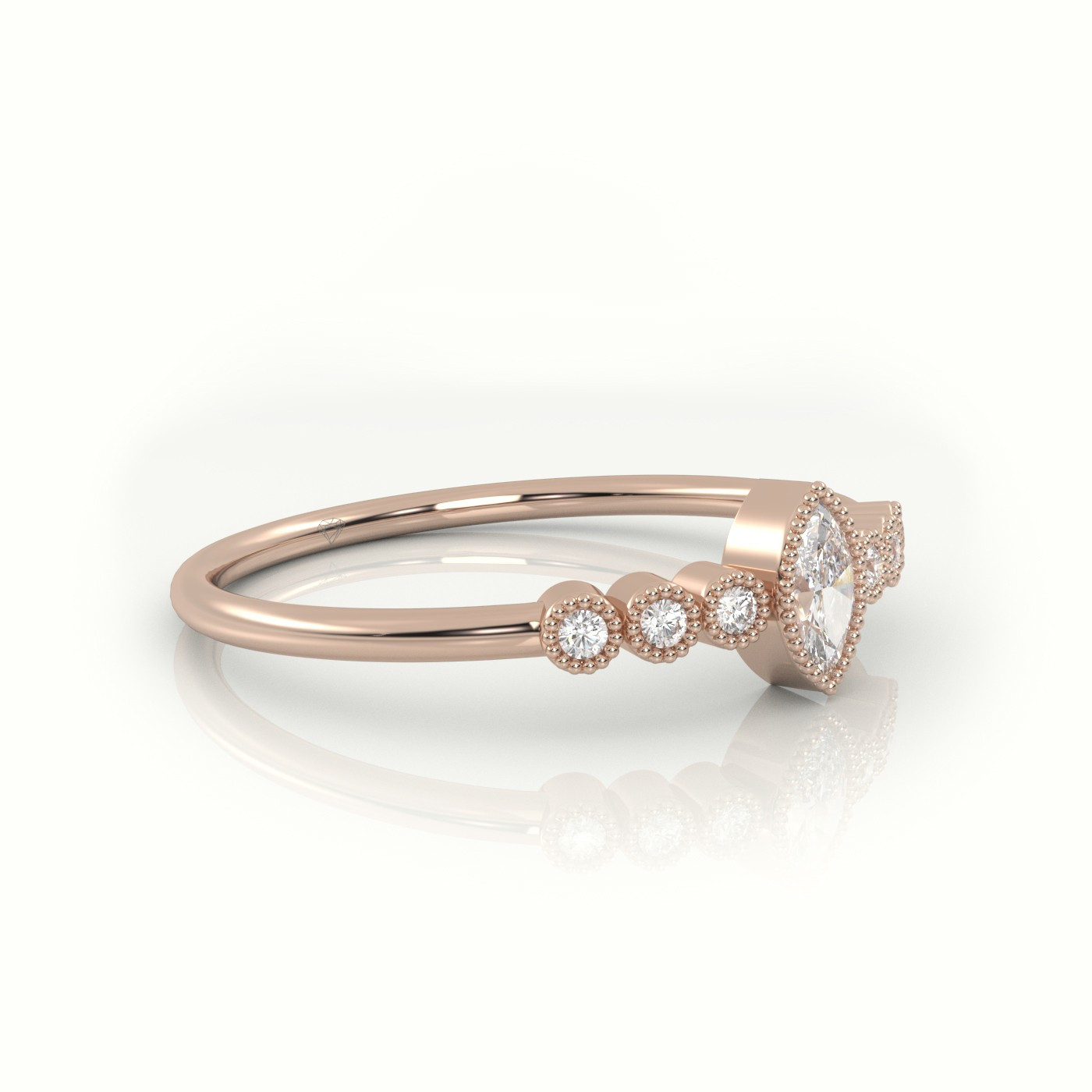 Round shape diamond women engagement ring