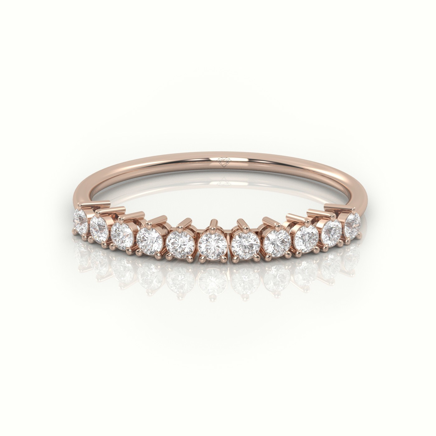 Round shape diamond women engagement ring